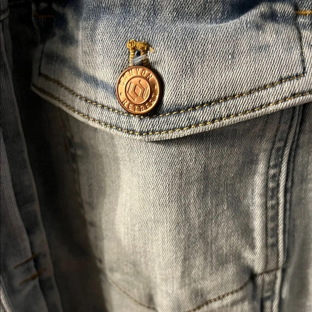 Women's Light Wash Jean Jacket with Frayed Hem - Picture 2 of 7